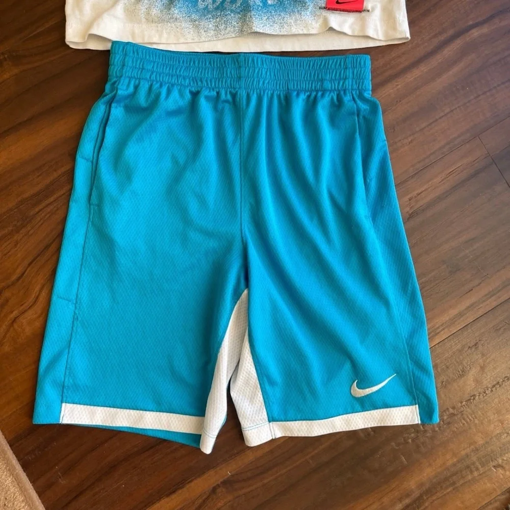 Nike beautiful Set - Picture 2 of 12